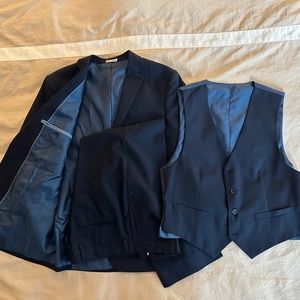 Ash & Maui - Boy’s 3-Piece Suit (18805), Navy Blue. Size 16H.